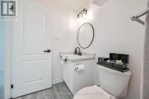 8 - 175 Fiddlers Green Road, Hamilton, ON - Indoor Photo Showing Bathroom