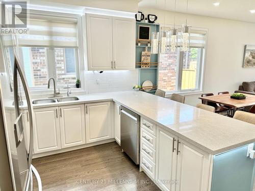 50 Seaton Crescent, Tillsonburg, ON - Indoor Photo Showing Kitchen With Double Sink