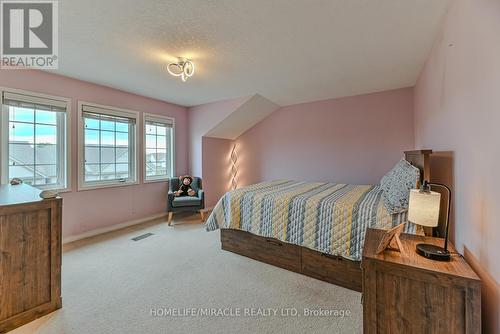 E-31 - 110 Activa Avenue, Kitchener, ON - Indoor Photo Showing Bedroom