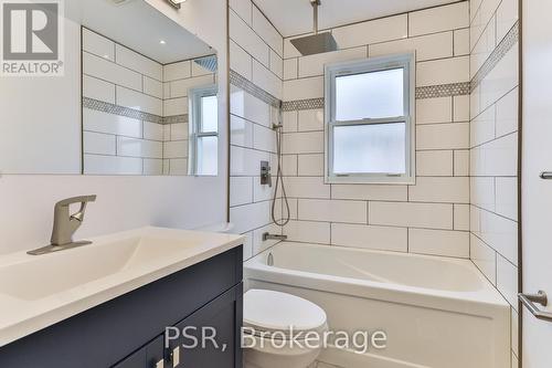 288 East 32Nd Street, Hamilton, ON - Indoor Photo Showing Bathroom