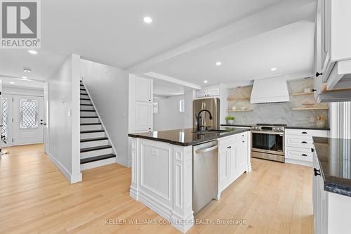 30 Parkview Avenue, Fort Erie, ON - Indoor Photo Showing Kitchen With Upgraded Kitchen
