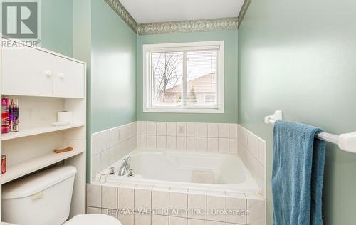 6443 Saratoga Way, Mississauga, ON - Indoor Photo Showing Bathroom