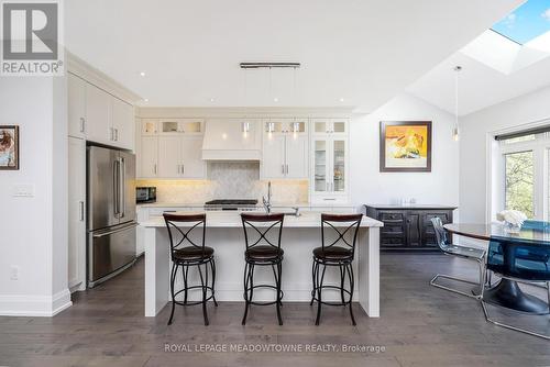 17 Ontario Street, Halton Hills, ON - Indoor Photo Showing Kitchen With Upgraded Kitchen