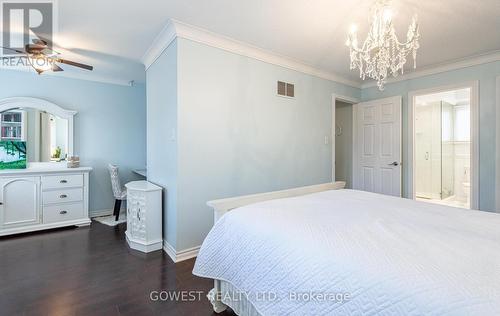 6225 Tenth Line W, Mississauga, ON - Indoor Photo Showing Bedroom