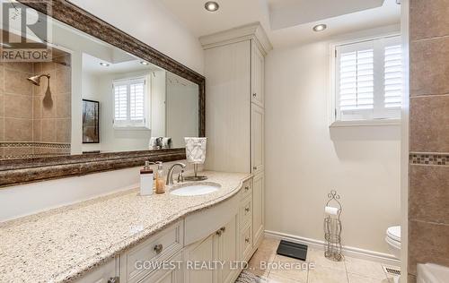 6225 Tenth Line W, Mississauga, ON - Indoor Photo Showing Bathroom