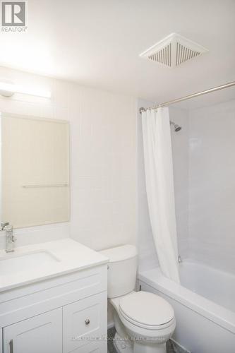 508 - 390 Dixon Road, Toronto, ON - Indoor Photo Showing Bathroom