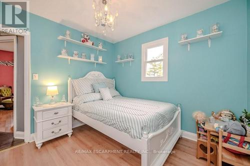925 Highway 6 N, Hamilton, ON - Indoor Photo Showing Bedroom