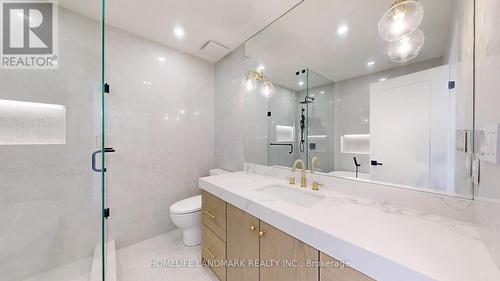 168 Lansdowne Avenue, Toronto, ON - Indoor Photo Showing Bathroom