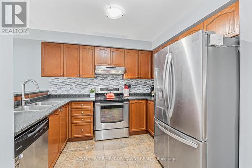 102 Cedarbrook Road, Brampton, ON - Indoor Photo Showing Kitchen With Double Sink