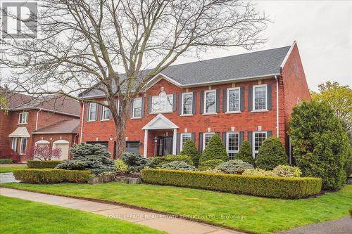 1377 Greeneagle Drive, Oakville, ON - Outdoor With Facade