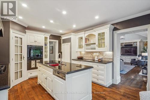 1377 Greeneagle Drive, Oakville, ON - Indoor Photo Showing Kitchen