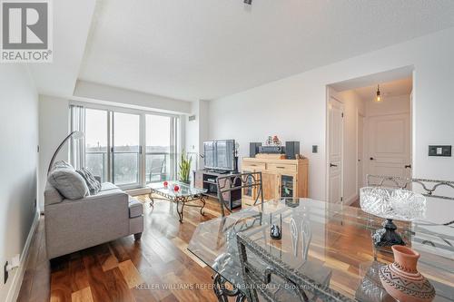 403 - 1403 Royal York Road, Toronto, ON - Indoor Photo Showing Living Room
