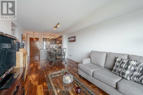 403 - 1403 Royal York Road, Toronto, ON - Indoor Photo Showing Living Room