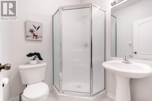 106 Oakhampton Trail, Hamilton, ON - Indoor Photo Showing Bathroom