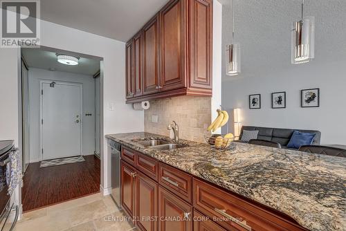 405 - 570 Proudfoot Lane, London, ON - Indoor Photo Showing Kitchen With Double Sink