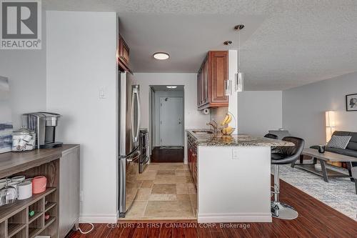 405 - 570 Proudfoot Lane, London, ON - Indoor Photo Showing Kitchen