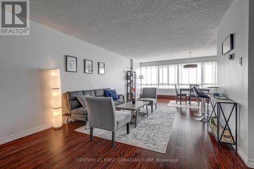 405 - 570 Proudfoot Lane, London, ON - Indoor