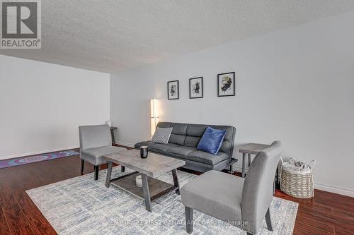 405 - 570 Proudfoot Lane, London, ON - Indoor Photo Showing Living Room