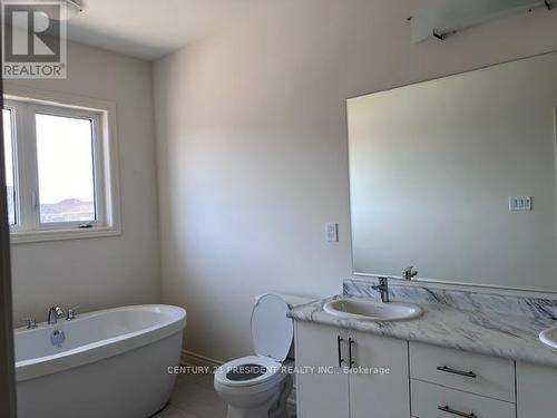 38 Attwater Drive, Cambridge, ON - Indoor Photo Showing Bathroom