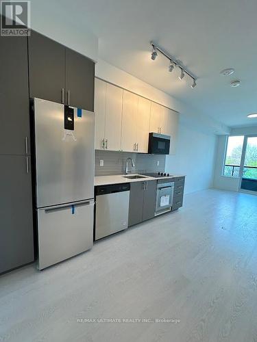 414 - 415 Main Street W, Hamilton, ON - Indoor Photo Showing Kitchen With Stainless Steel Kitchen