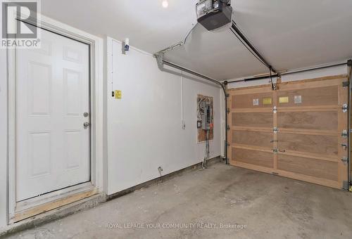136 Bravo Lane, Newmarket, ON - Indoor Photo Showing Garage