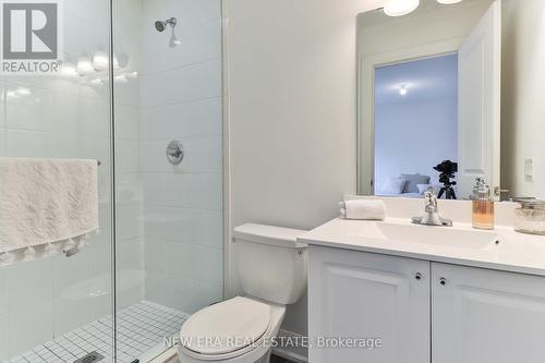 803 - 5279 Highway 7 Road, Vaughan, ON - Indoor Photo Showing Bathroom