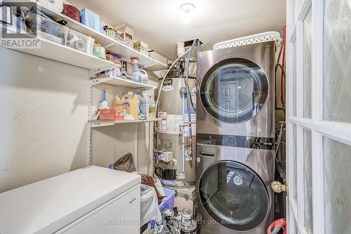 413 - 160 Wellington Street E, Aurora, ON - Indoor Photo Showing Laundry Room
