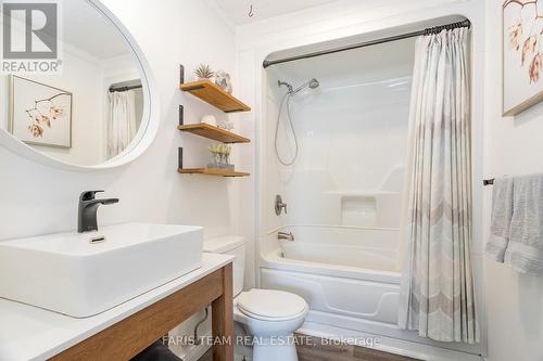 31 Fox Street, Penetanguishene, ON - Indoor Photo Showing Bathroom