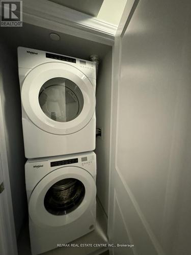 346 - 349 Wheat Boom Drive, Oakville, ON - Indoor Photo Showing Laundry Room
