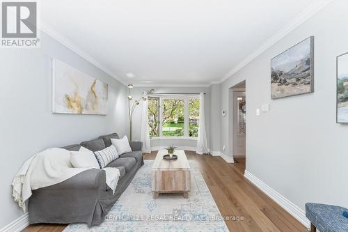 3210 Hazelwood Avenue, Burlington, ON - Indoor Photo Showing Living Room