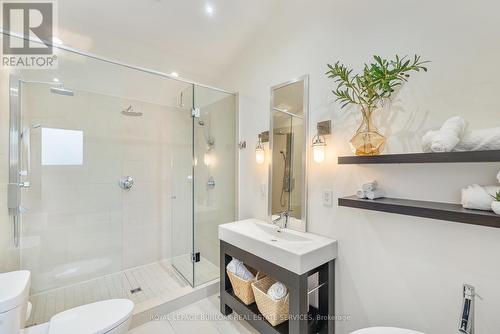 5391 Linbrook Road, Burlington, ON - Indoor Photo Showing Bathroom