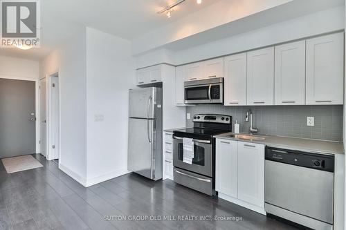 517 - 169 Fort York Boulevard, Toronto, ON - Indoor Photo Showing Kitchen With Stainless Steel Kitchen