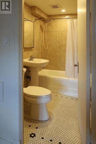 405 - 707 Eglinton Avenue, Toronto, ON - Indoor Photo Showing Bathroom