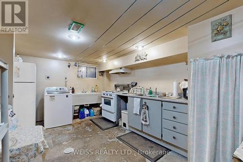 526 Milverton Boulevard, Toronto, ON - Indoor Photo Showing Laundry Room