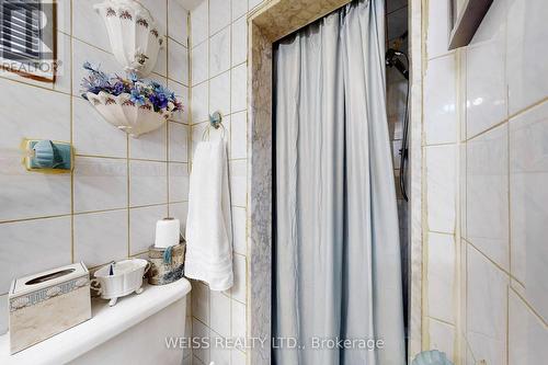 526 Milverton Boulevard, Toronto, ON - Indoor Photo Showing Bathroom