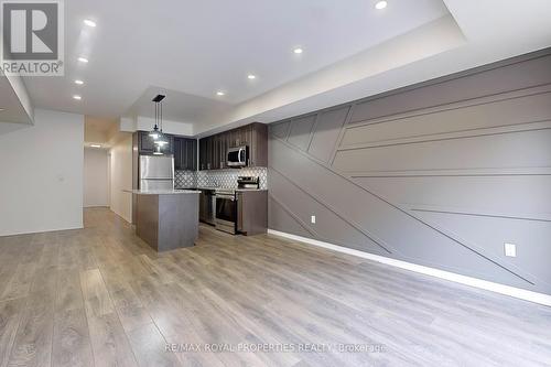 135 - 515 Kingbird Grove, Toronto, ON - Indoor Photo Showing Kitchen With Stainless Steel Kitchen