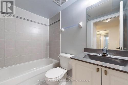 135 - 515 Kingbird Grove, Toronto, ON - Indoor Photo Showing Bathroom