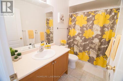 88 Dairy Drive, Toronto, ON - Indoor Photo Showing Bathroom