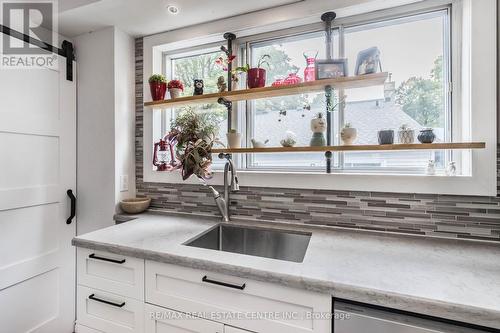 25 Victoria Street, Halton Hills, ON - Indoor Photo Showing Kitchen