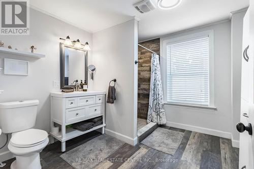 25 Victoria Street, Halton Hills, ON - Indoor Photo Showing Bathroom
