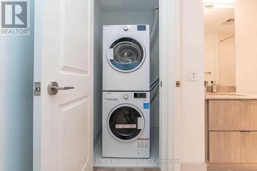 2201 - 395 Bloor Street E, Toronto, ON - Indoor Photo Showing Laundry Room
