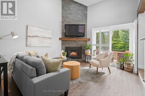 136 Meadow Drive, Orangeville, ON - Indoor Photo Showing Living Room With Fireplace
