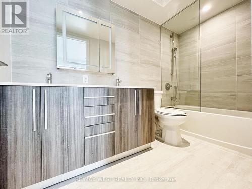 3507 - 8 Cumberland Street, Toronto, ON - Indoor Photo Showing Bathroom
