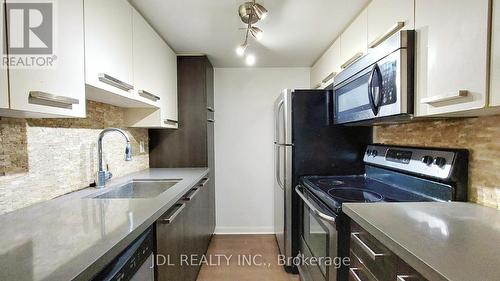 307 - 11 St Joseph Street, Toronto, ON - Indoor Photo Showing Kitchen With Upgraded Kitchen