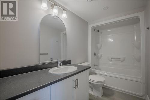 220 East Ridge Drive, Cornwall, ON - Indoor Photo Showing Bathroom