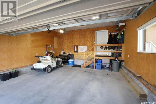 507 Sunset Drive, Regina Beach, SK - Indoor Photo Showing Garage