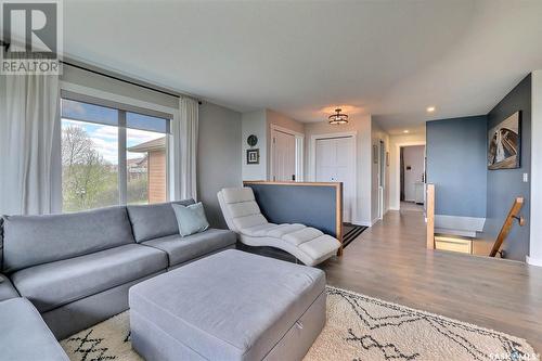 507 Sunset Drive, Regina Beach, SK - Indoor Photo Showing Living Room