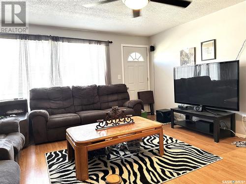 207 11Th Street, Humboldt, SK - Indoor Photo Showing Living Room