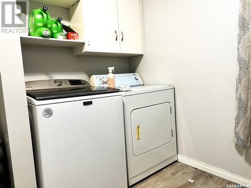 207 11Th Street, Humboldt, SK - Indoor Photo Showing Laundry Room