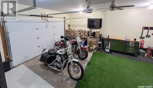 3351 Cassino Avenue, Saskatoon, SK - Indoor Photo Showing Garage